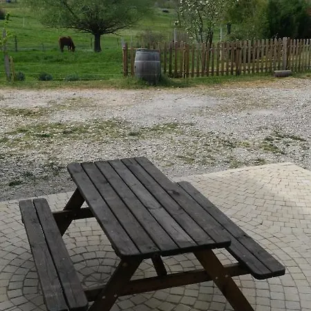 Le Corral D'hôte Couette-café *